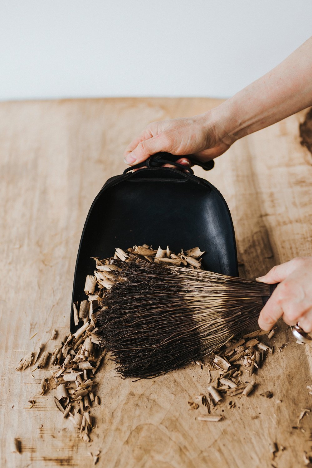 Leather Dustpan - Black