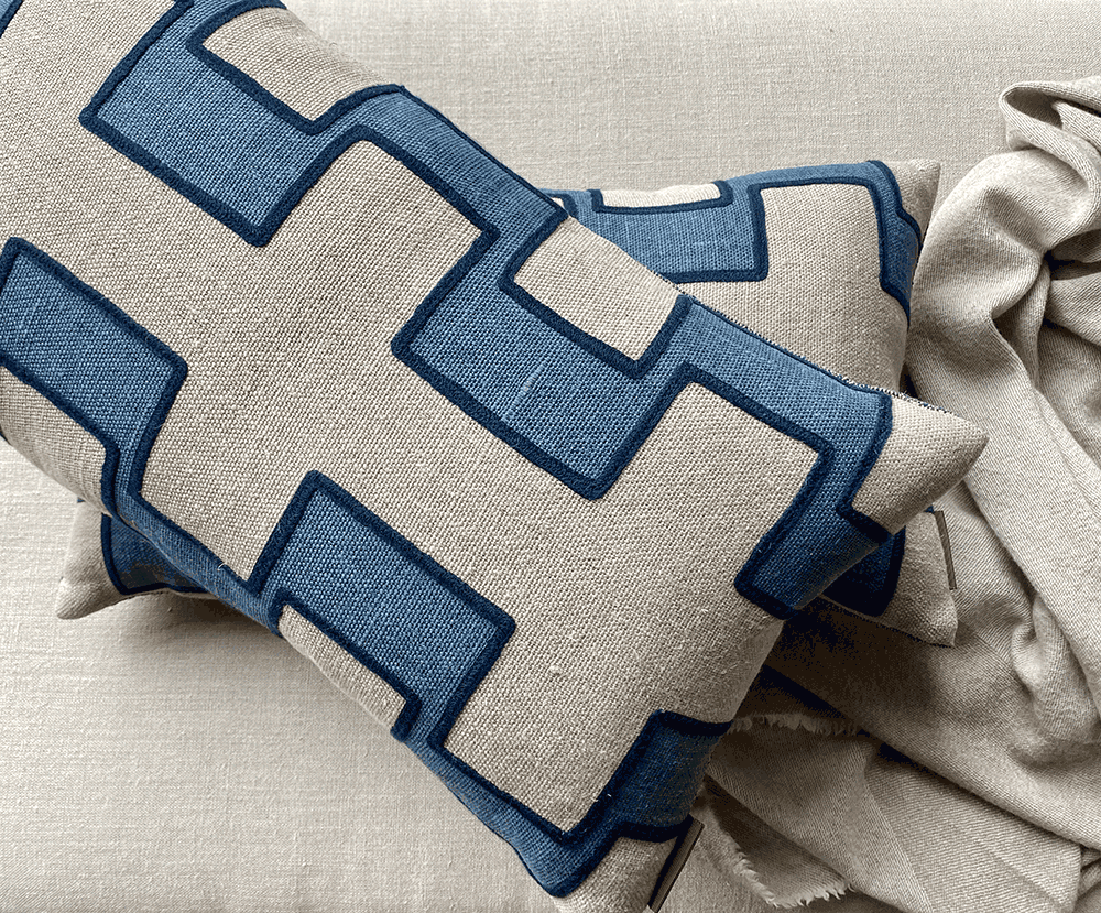 Demin Castle Battlement Lumber Cushion