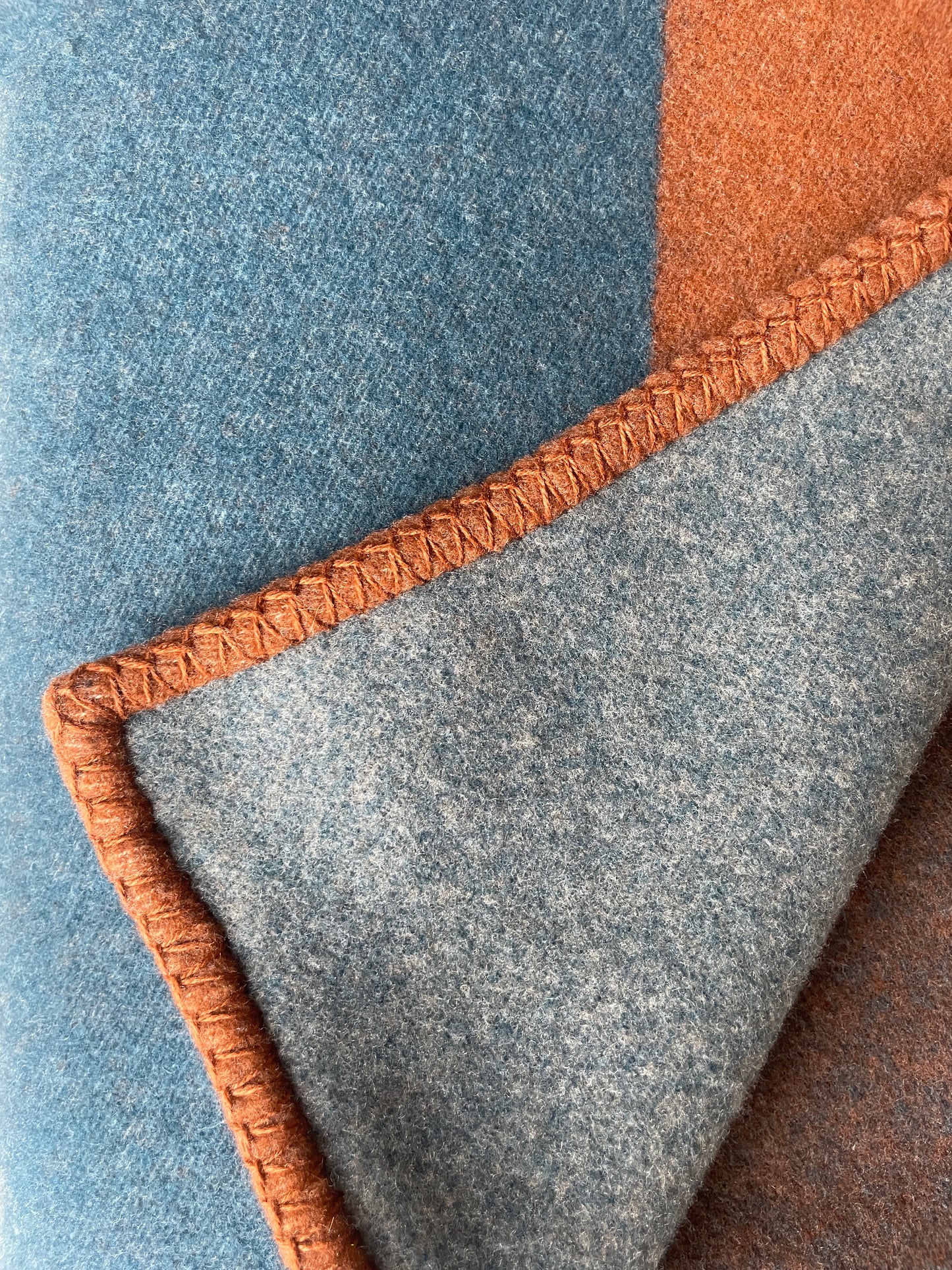 Dundee Wool & Cashmere Blanket
